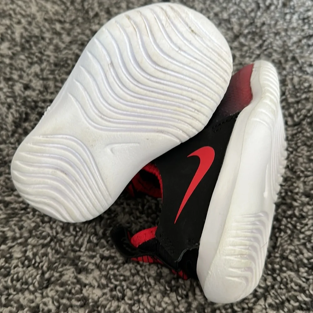 Baby Nike Flex Runner Size 4 Easy On Slip On